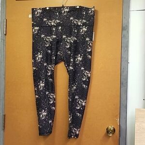 Old Navy Size 2X Black and Beige Patterned Extra High Rise Powersoft Leggings